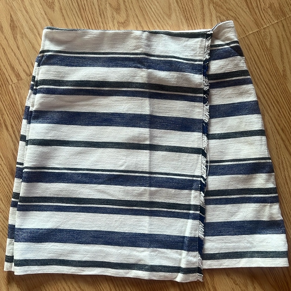 Loft blue striped mini skirt size 8